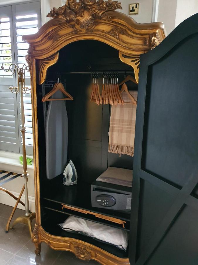 Versailles Gold King
