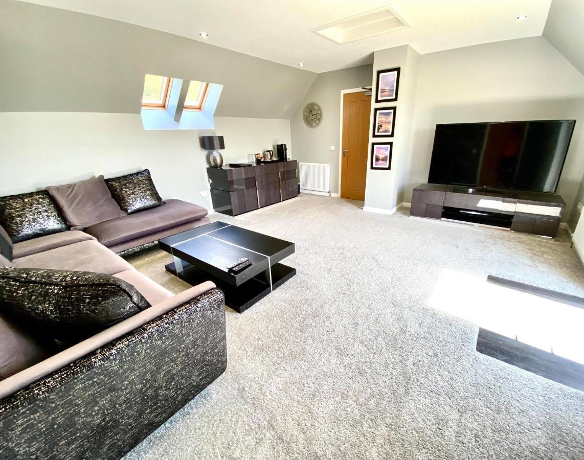Suite with Mountain View