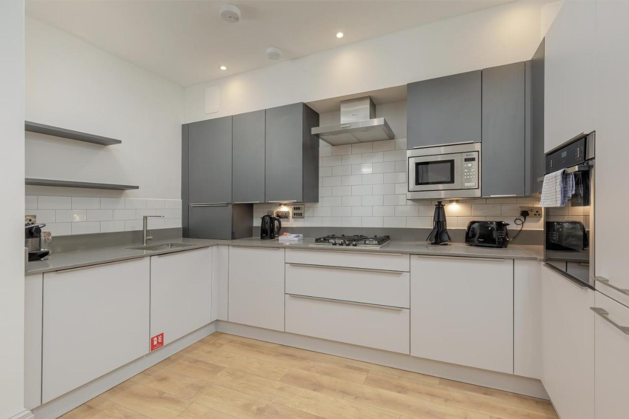 Deluxe Apartment with Castle View