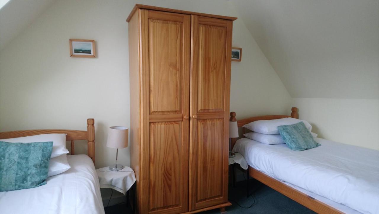 Twin Room with Shared Bathroom
