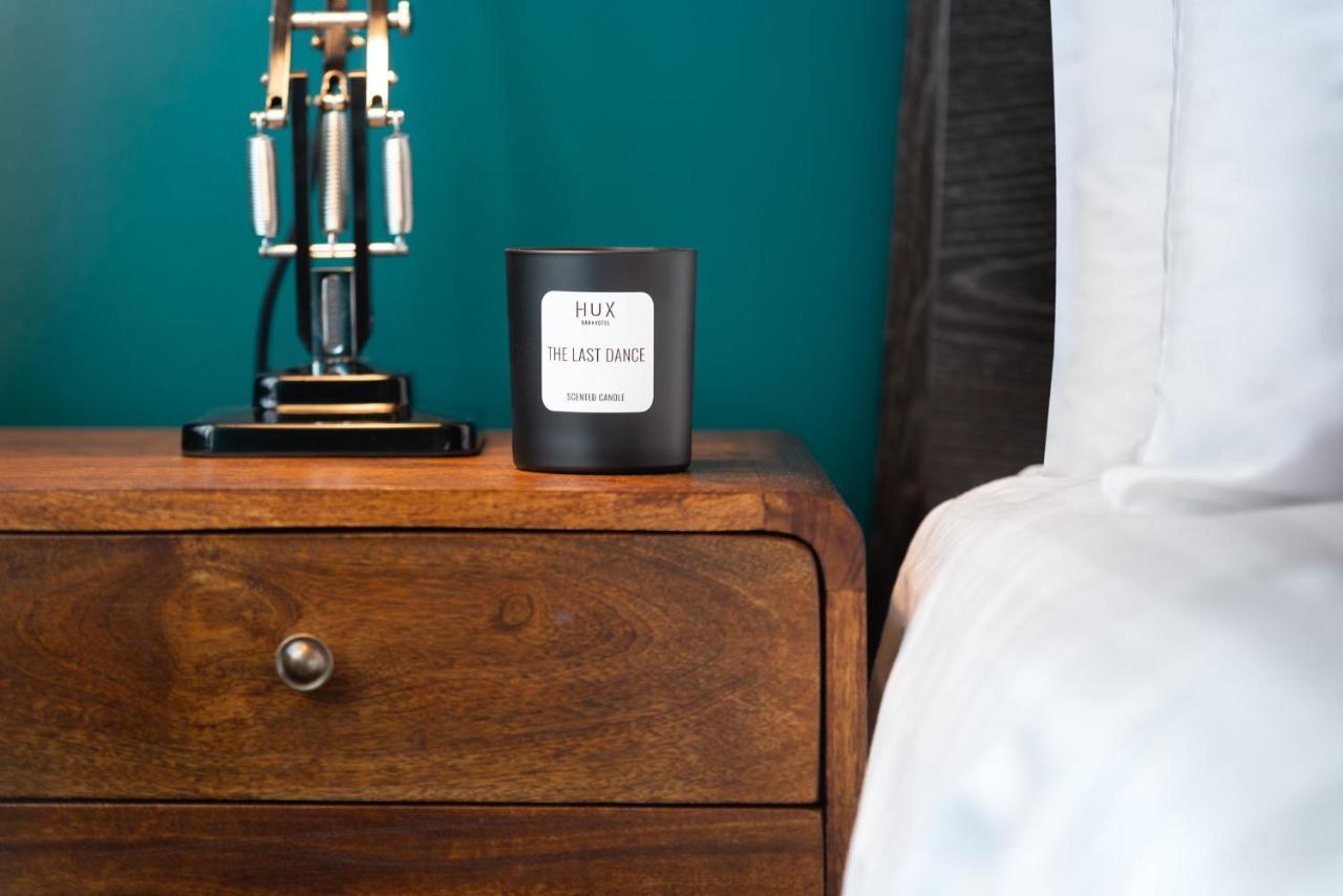 Petite,1010574529:JPEG