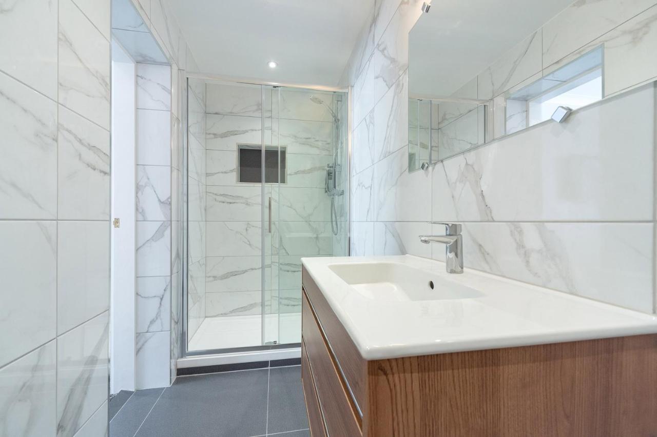 Quarto com 2 Camas de Solteiro