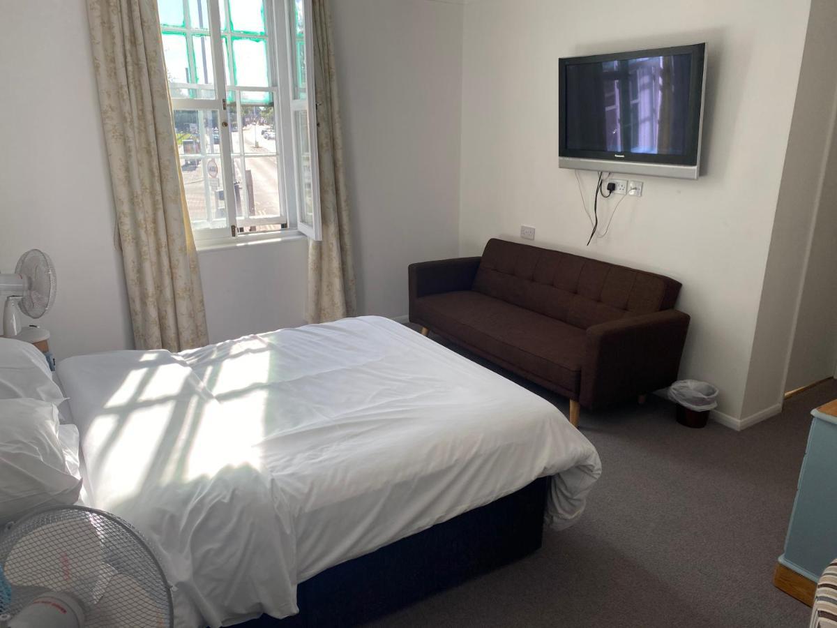 Family Room,1022342299:JPEG