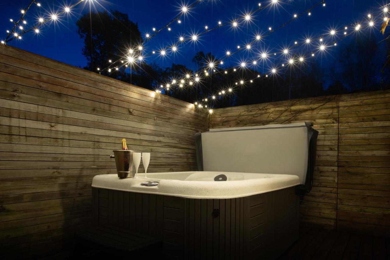 Suite with Hot Tub