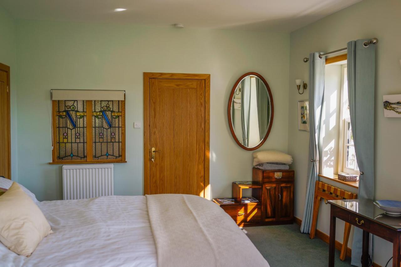 Deluxe Double Room Shower