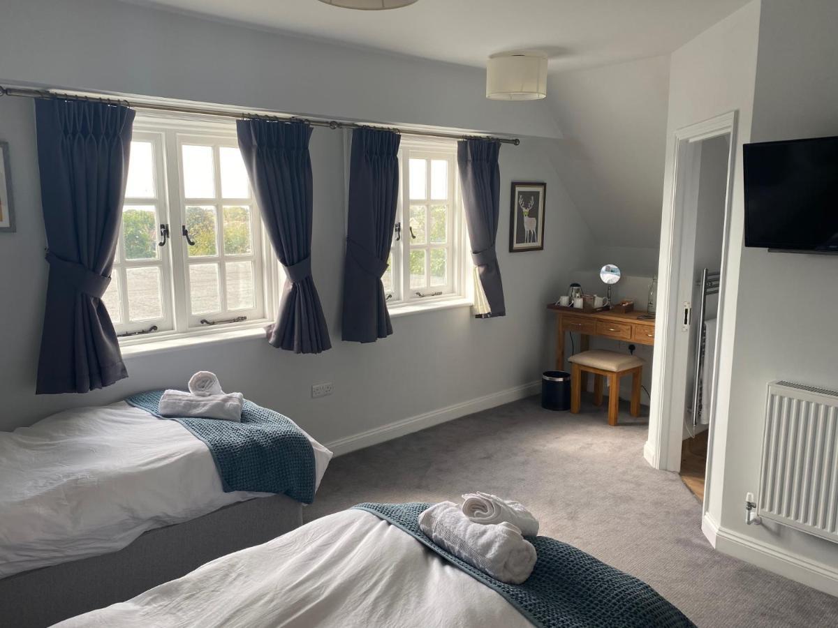 Double or Twin Room with Private Bathroom