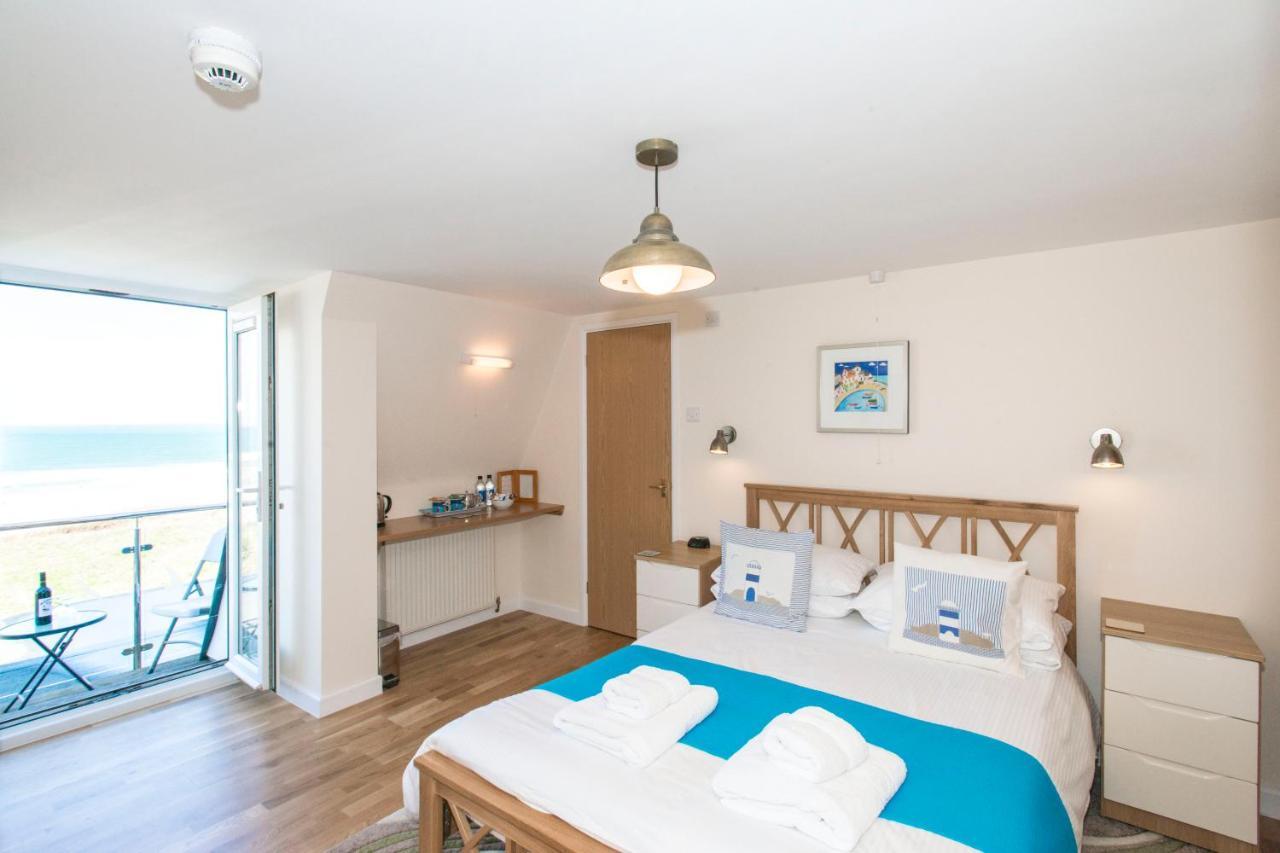Double Room with Balcony and Sea View