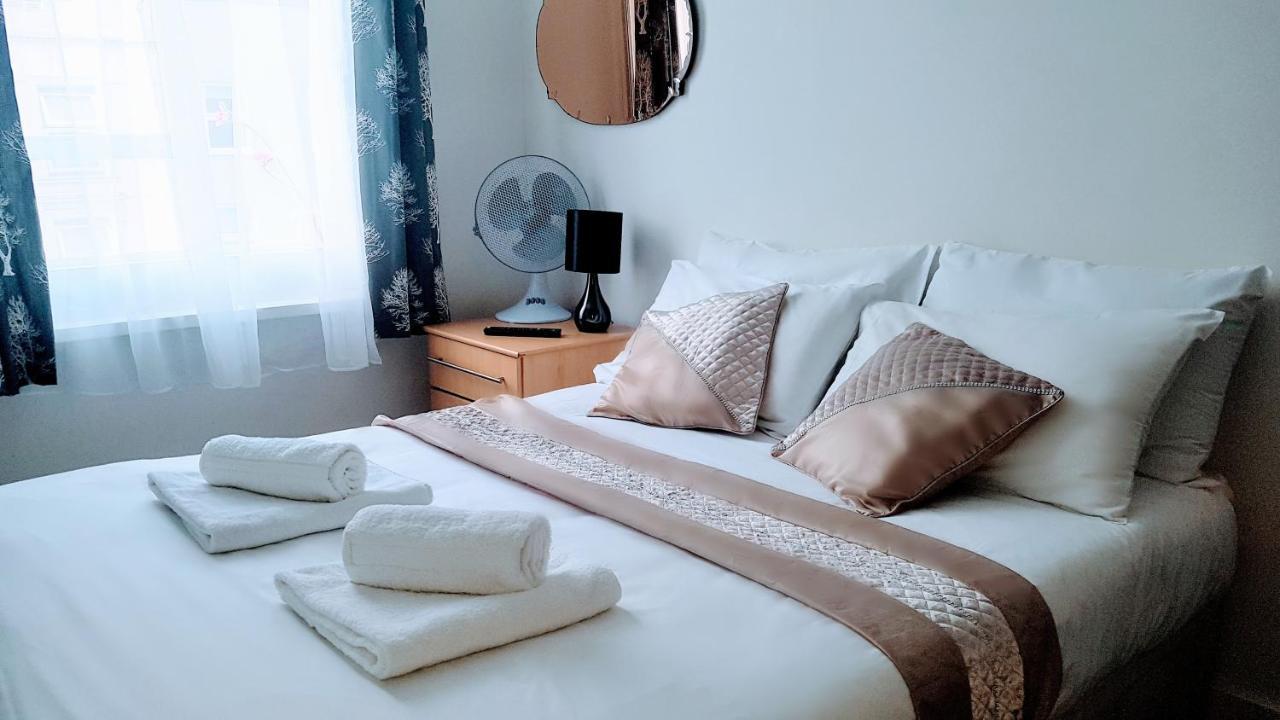 Quarto Duplo com Casa de Banho Partilhada
