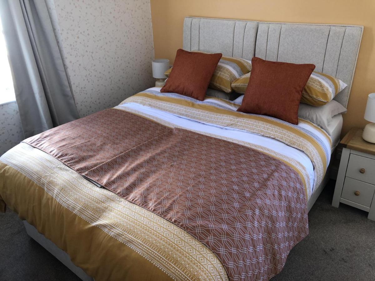 Double or Twin Room with Private Bathroom