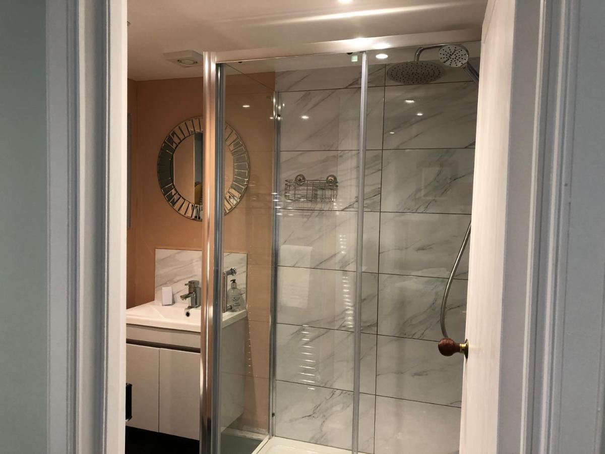 Large Double or Twin Room
