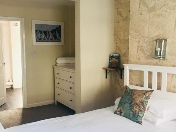 Twin Room with Shower
