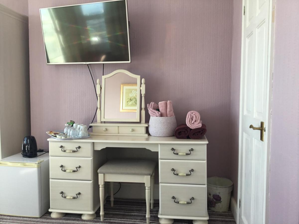 Family Room with Sea View,1068605944:JPEG