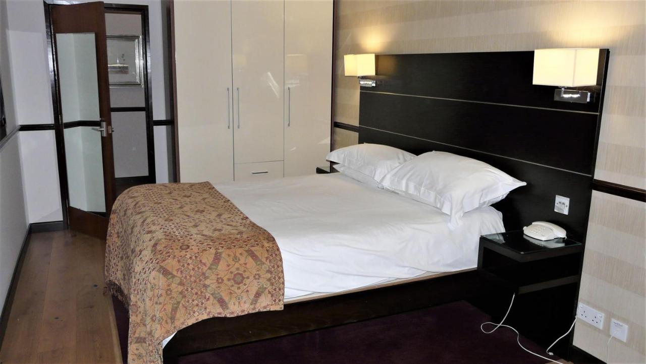 Full Suite Double,1038839776:JPEG
