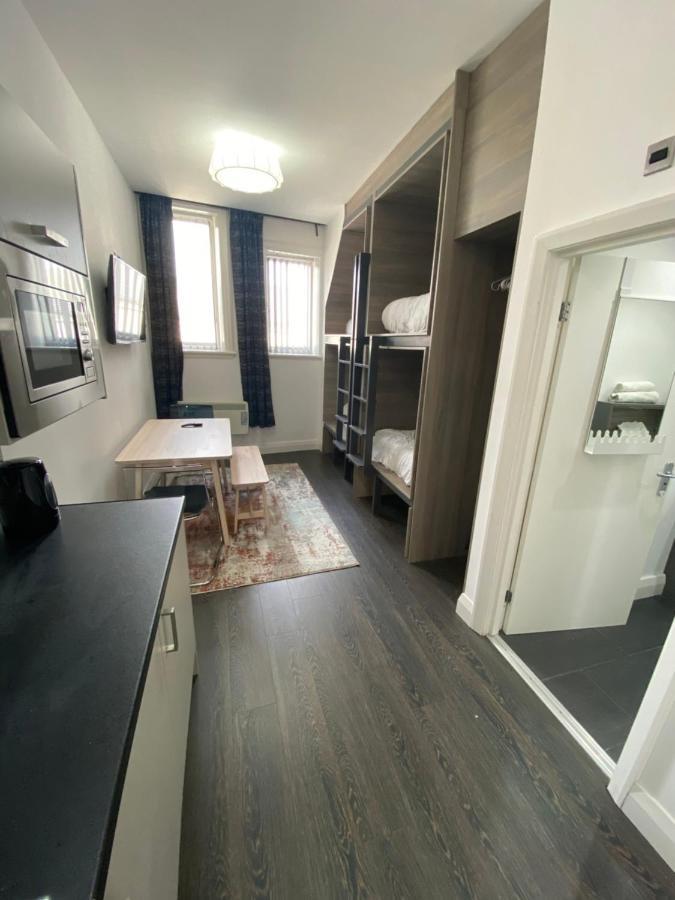 Chambre Double ou Lits Jumeaux avec Salle de Bains