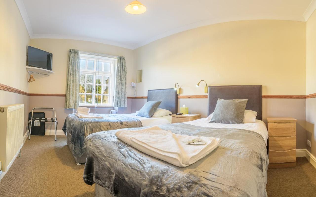 Twin Room with Shared Bathroom