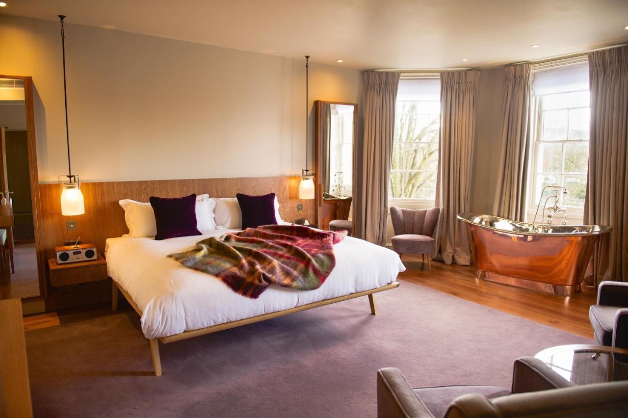 Best River Room,806813751:JPEG