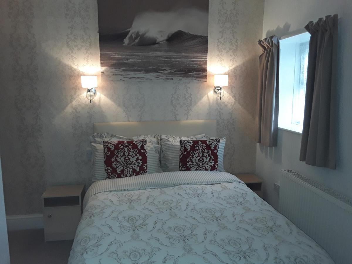 Double Room with Private Bathroom,1407715403:JPEG