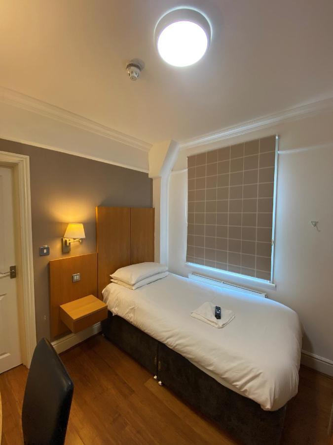 Single Room,1068753796:JPEG