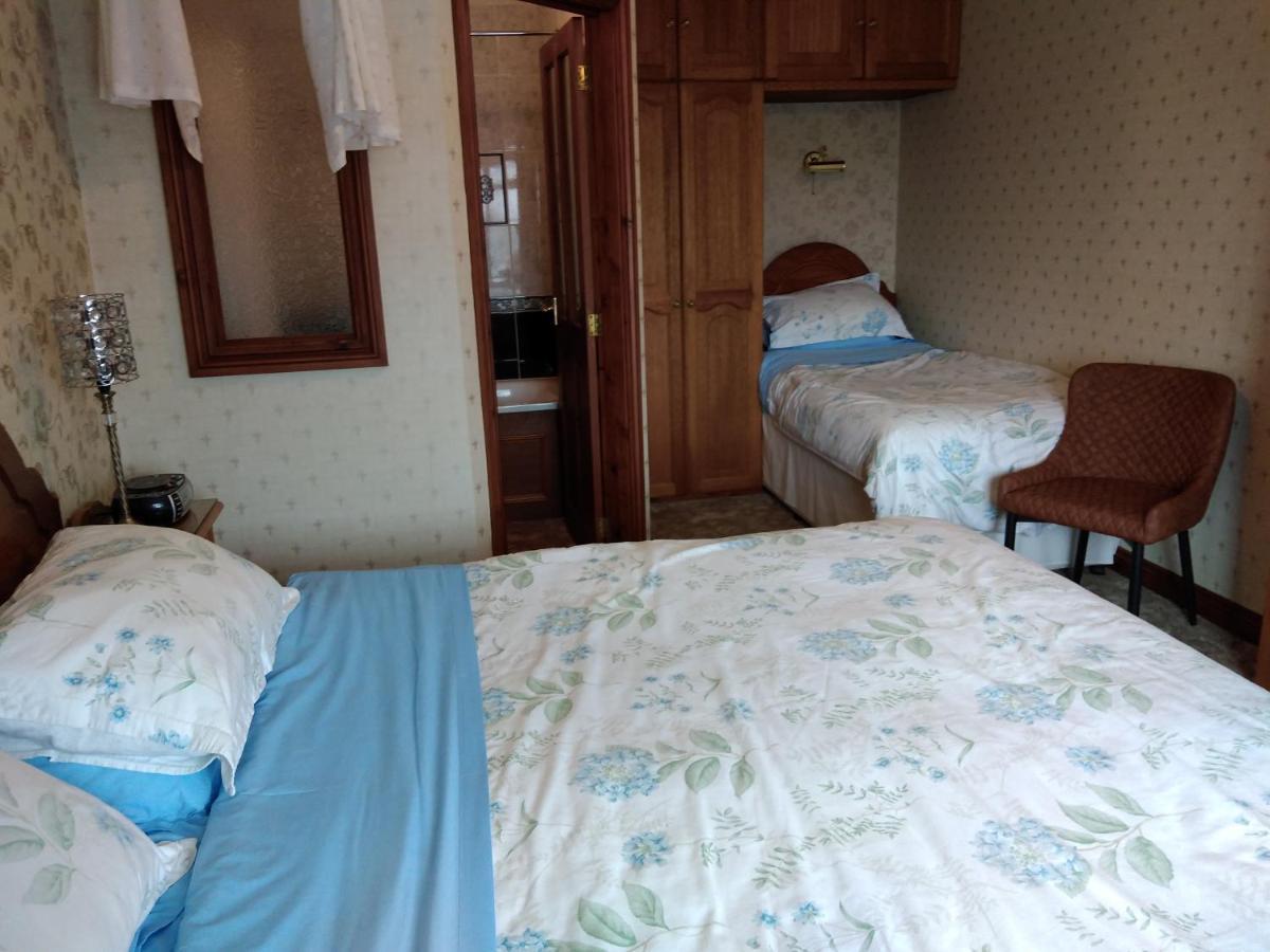 Double or Twin Room with Bathroom