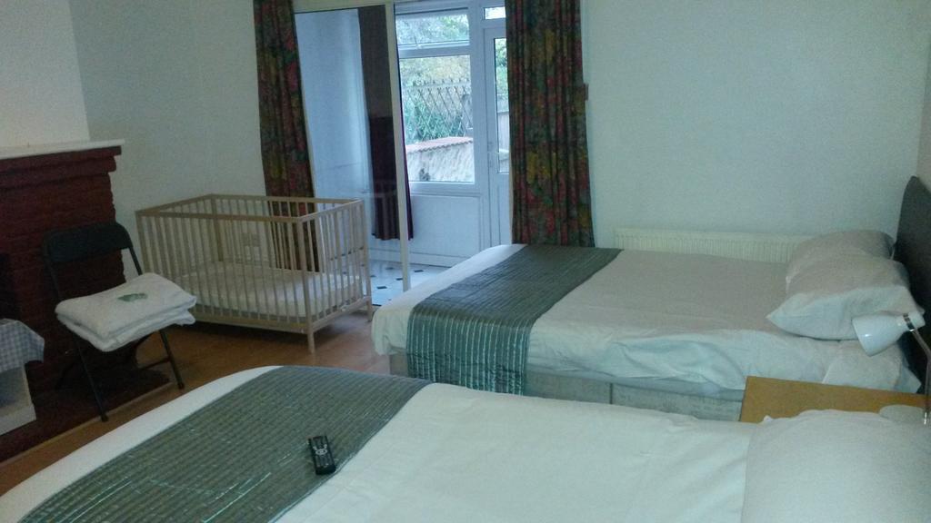 Familiekamer met Gedeelde Badkamer (2 Volwassenen + 2 Kinderen)
