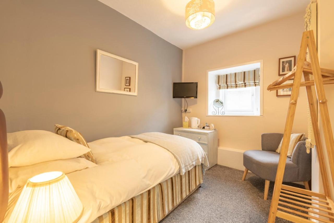 Classic Single Room with Shower