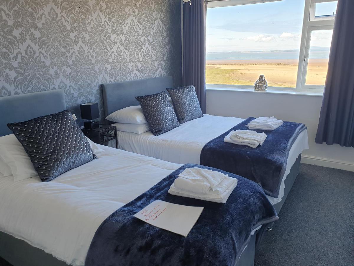 Family Room with Sea View