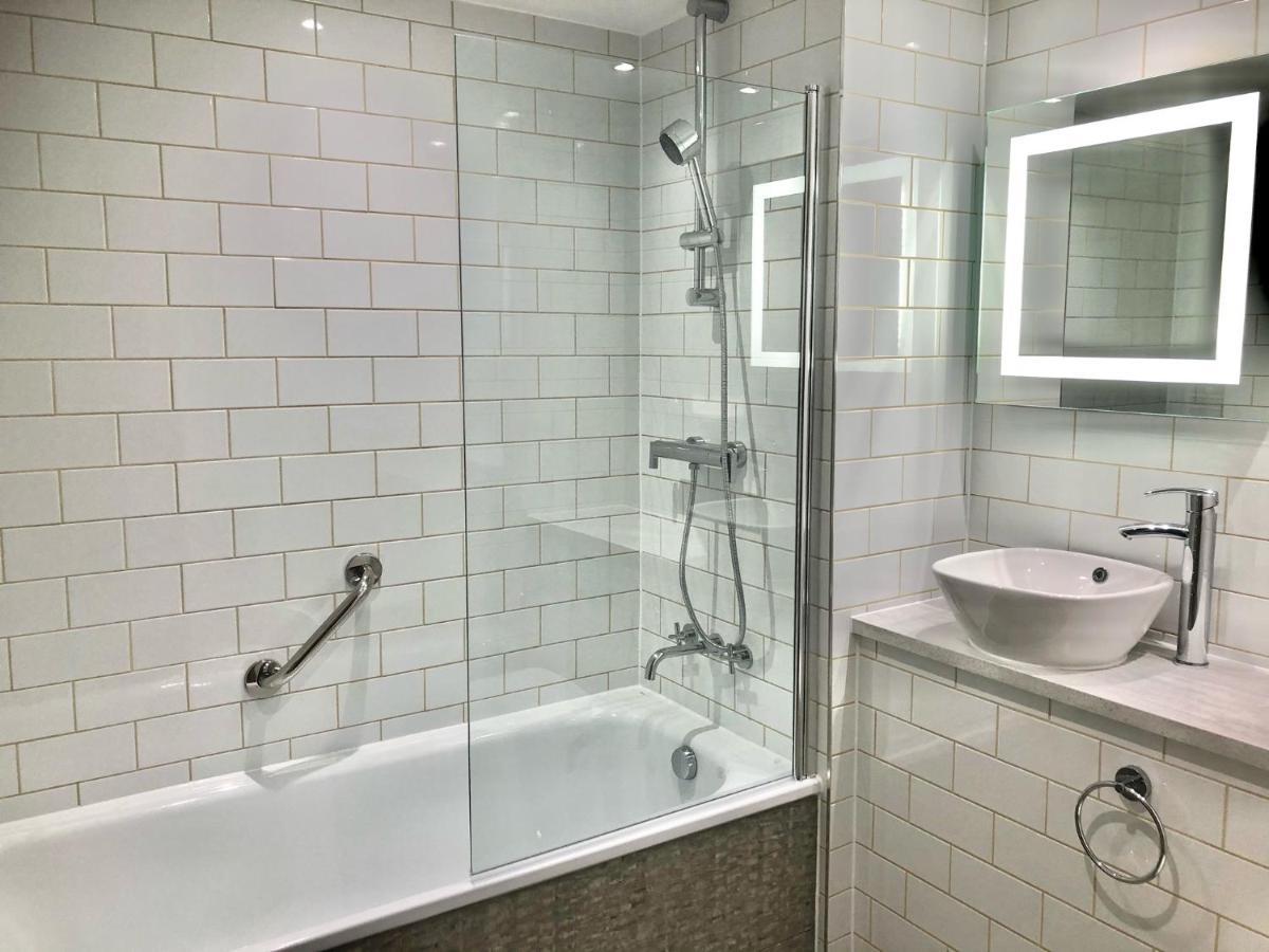 Standard Double Room,1123353027:JPEG