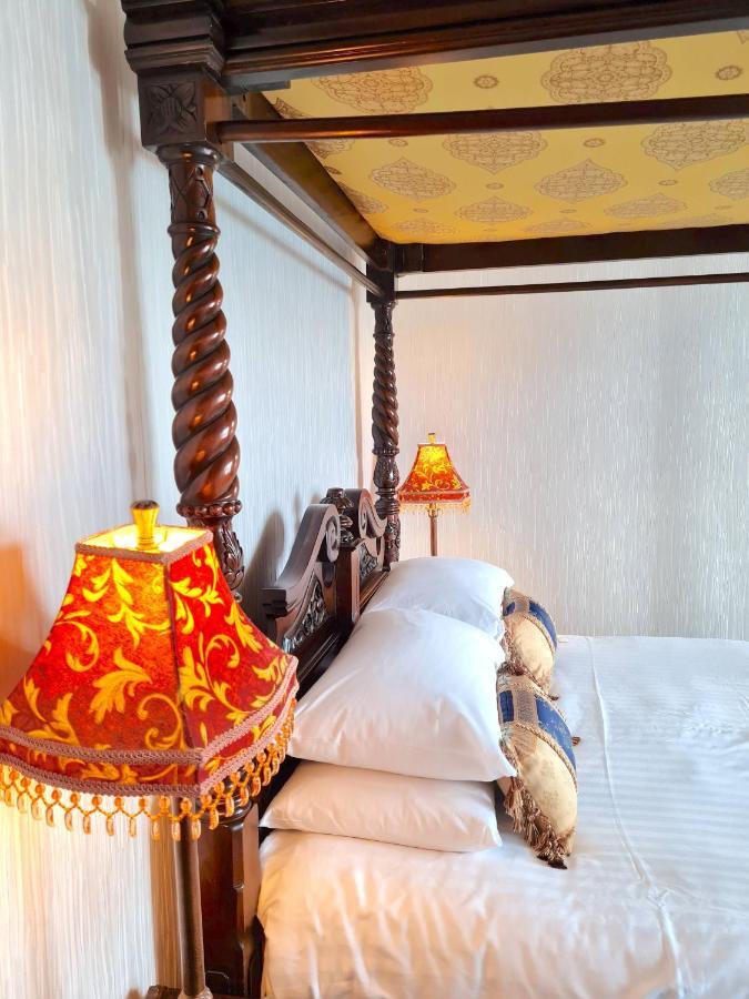 Four Poster Room Sea View