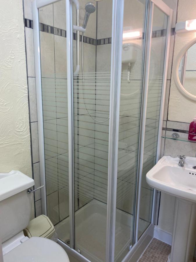 Chambre Familiale avec Salle de Bains
