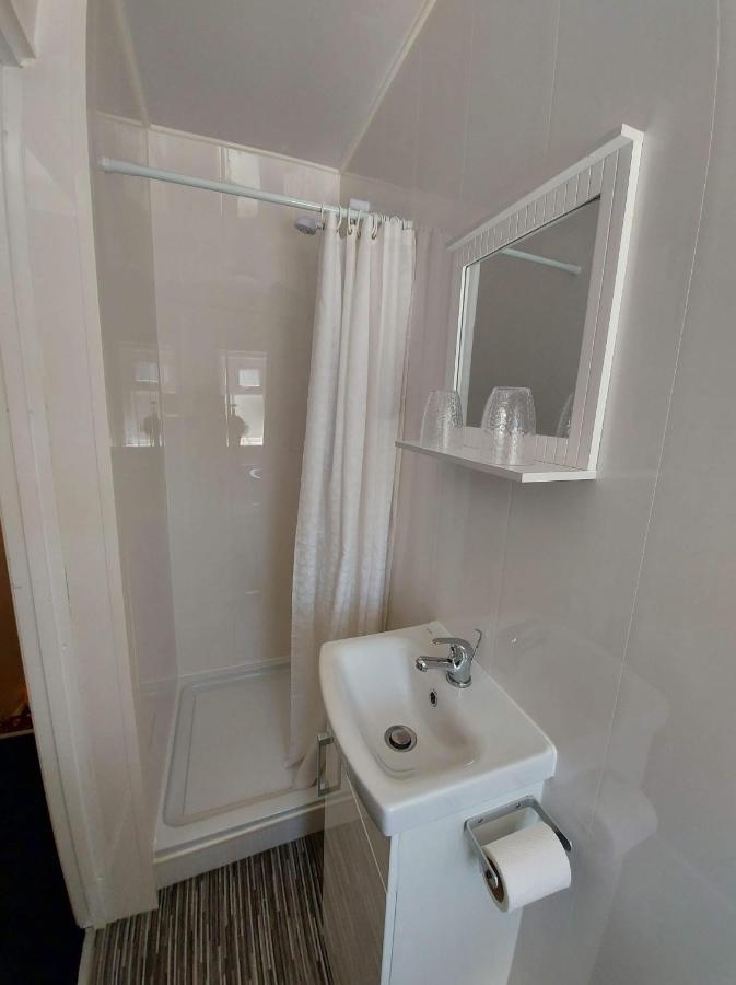 Double Room with Private Bathroom,1112095803:JPEG