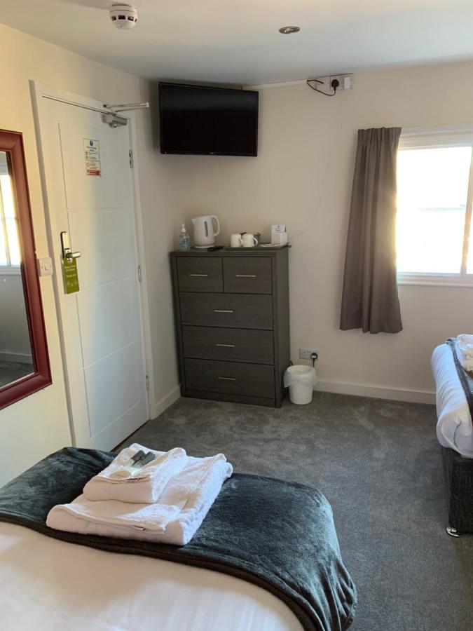 Twin Room with Private Bathroom
