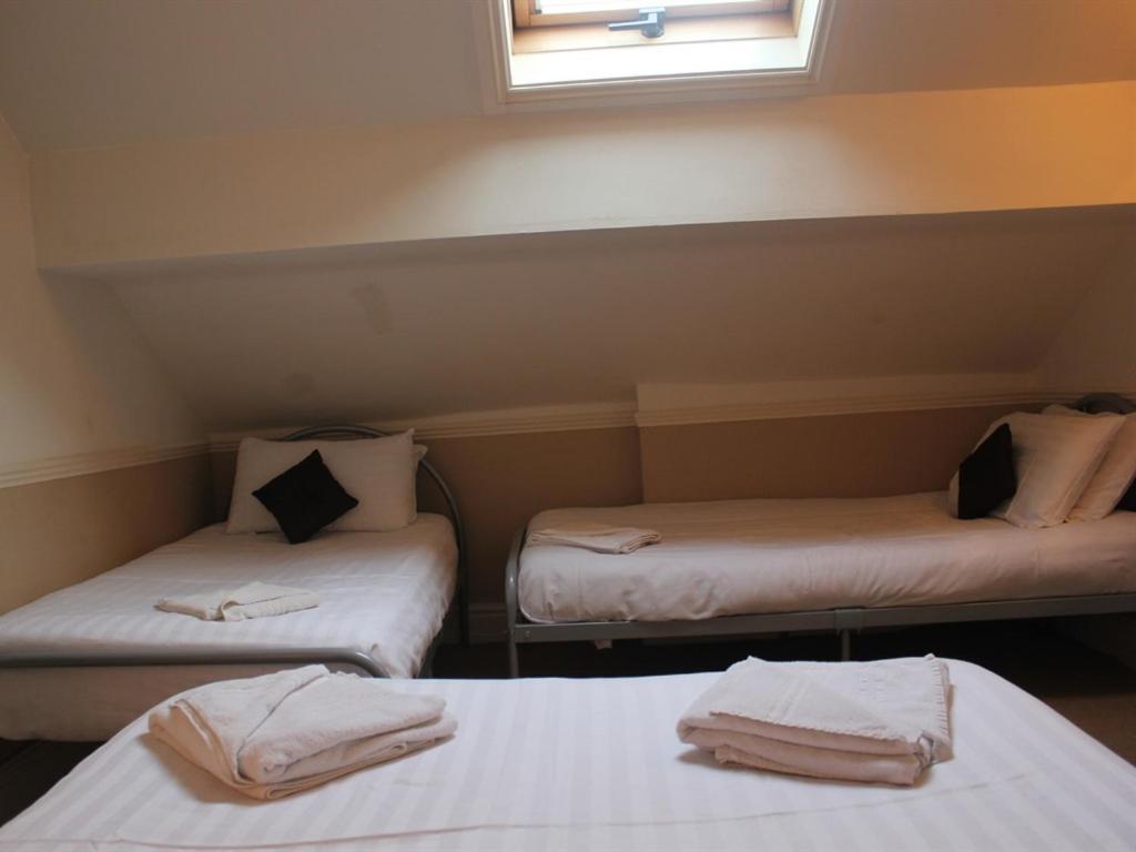 Quadruple Room Private Bathroom