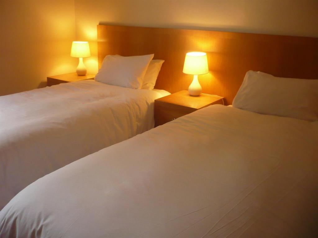 Chambre Lits Jumeaux avec Salle de Bains Privative