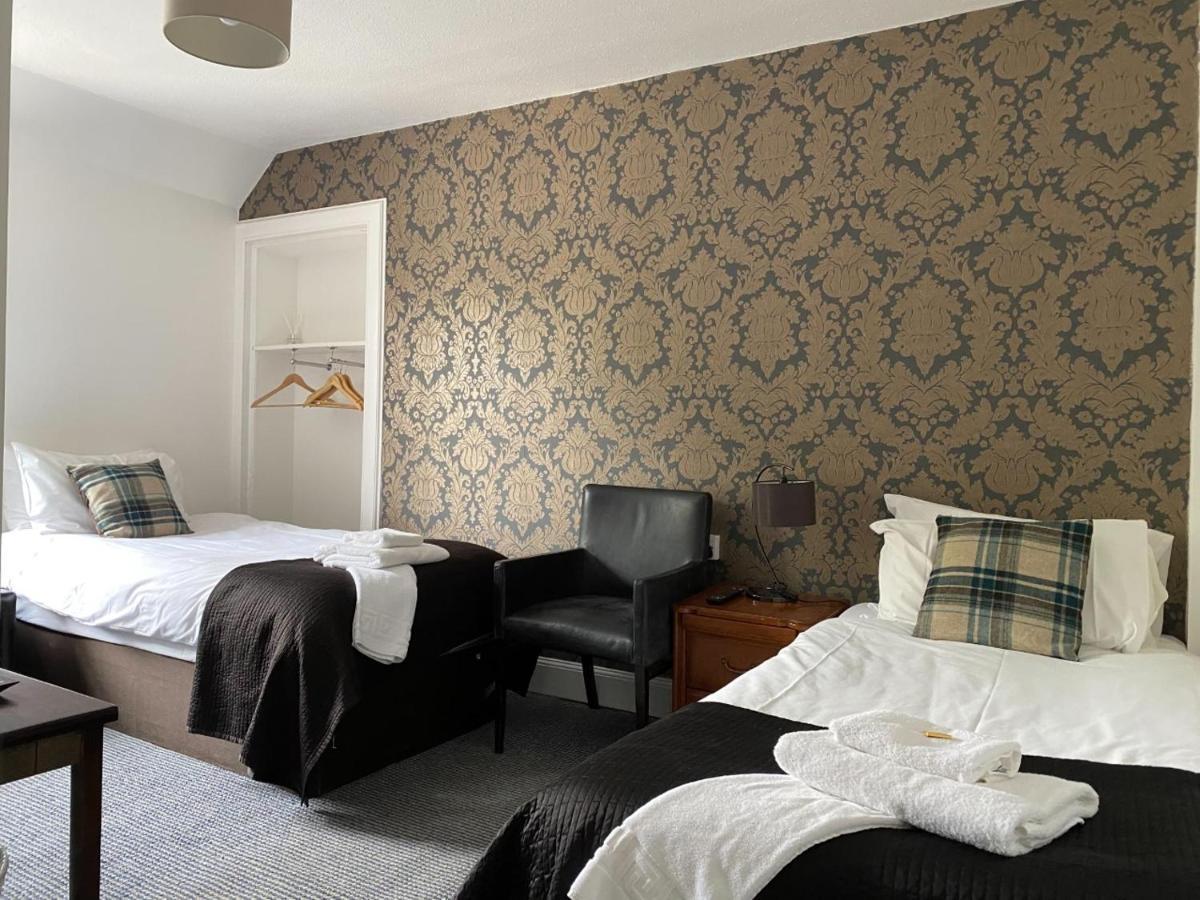 Twin Room with Private Bathroom
