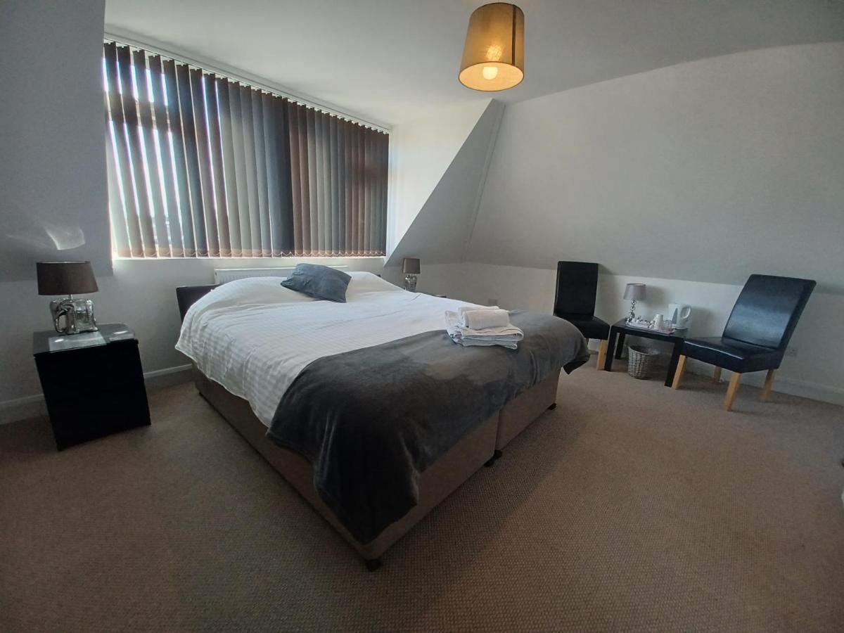 Superior King or Twin Room,1075324579:JPEG
