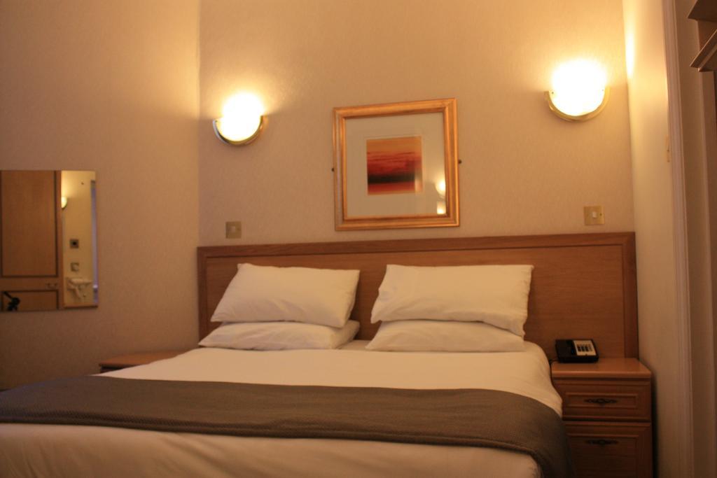 Quarto Duplo