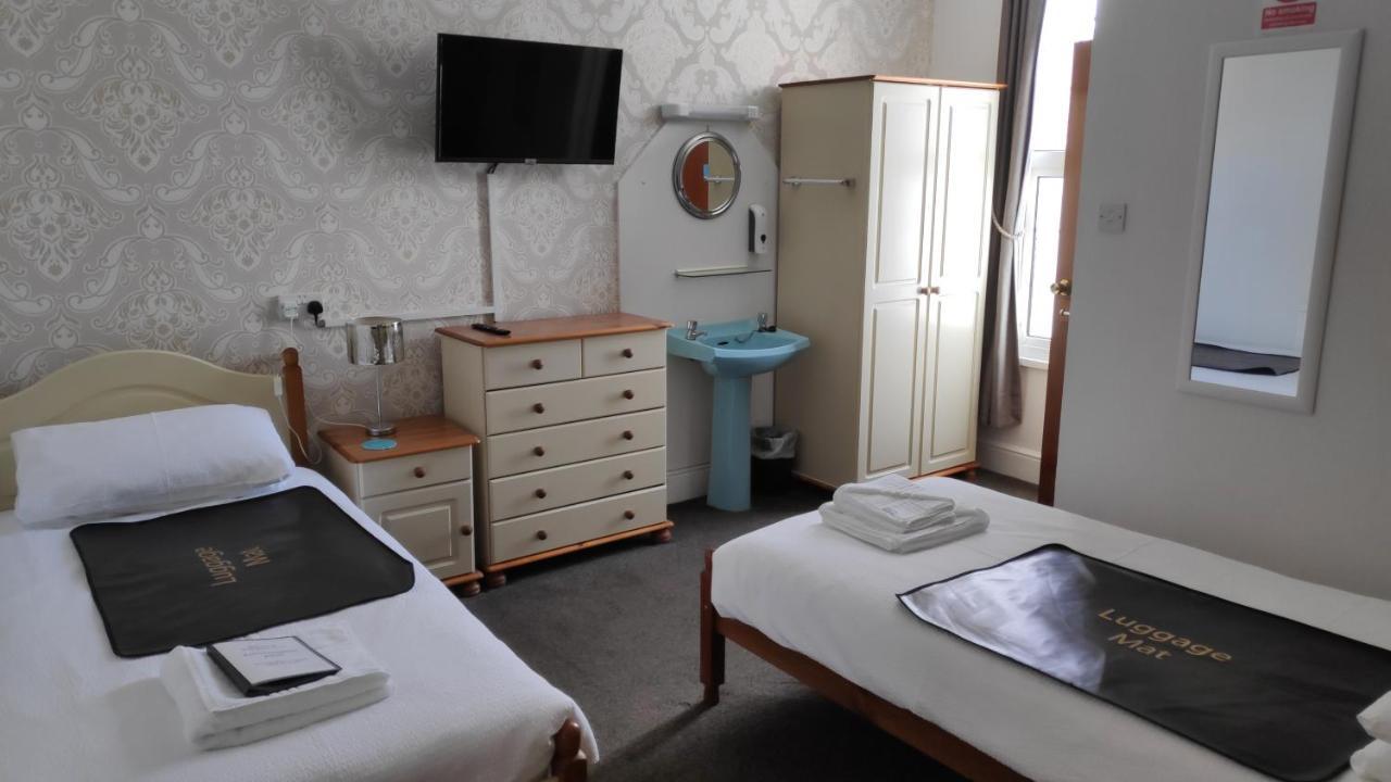 Standard Twin Room,1126842681:JPEG