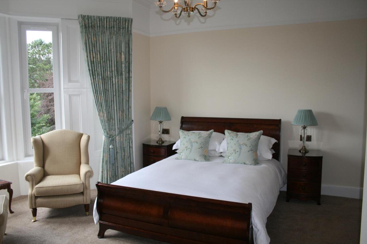 Deluxe Zimmer mit Kingsize-Bett