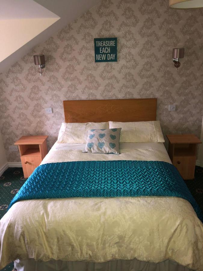 Double or Twin Room with Bathroom