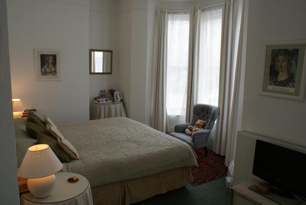 Double or Twin Room,28035140:JPEG