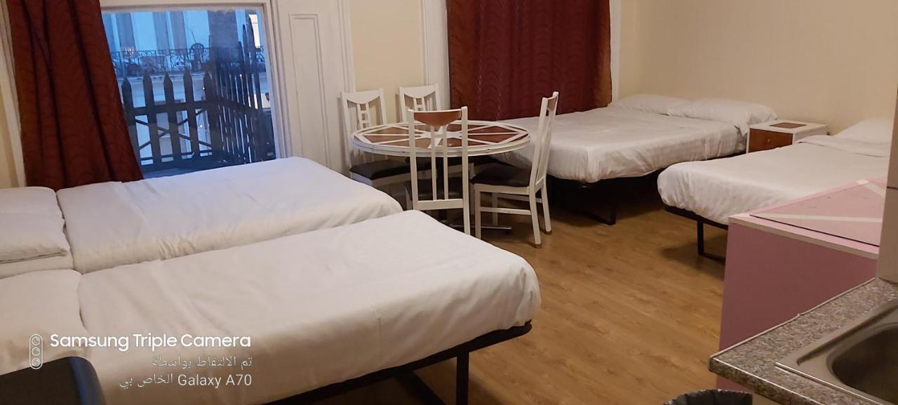 Chambre Familiale (6 Adultes) avec Salle de Bains Privative