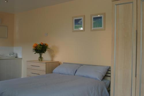 Double Room,611629115:JPEG