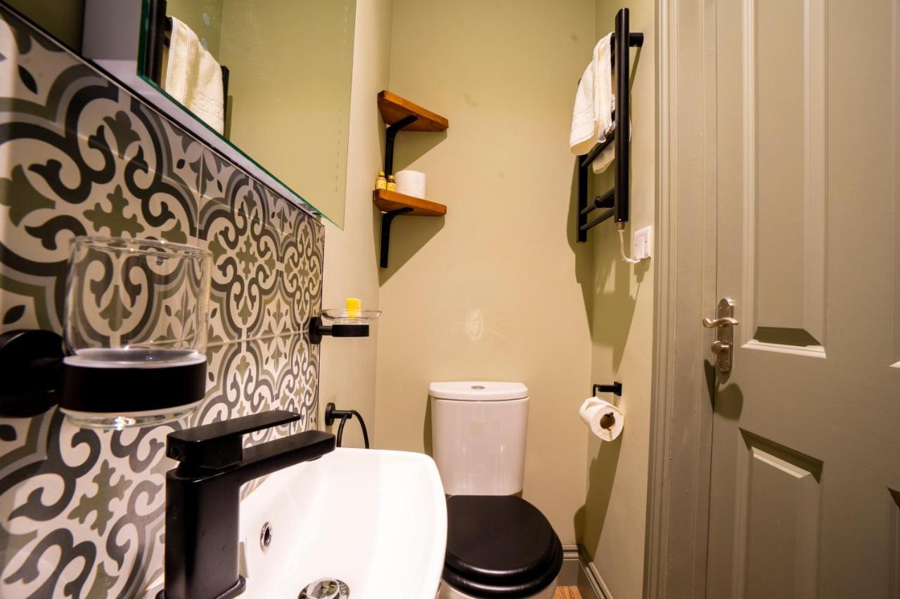 Single Room Private Bathroom,1186303582:JPEG