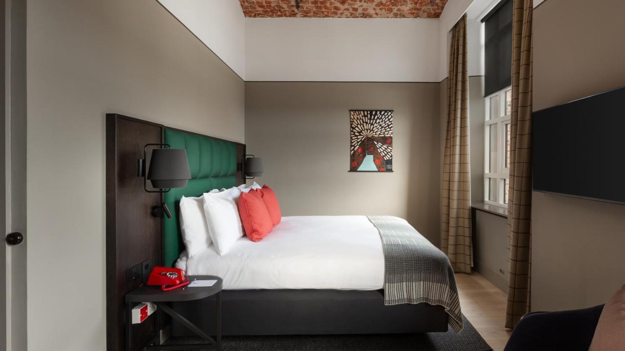 Standard Queen Room,1280099599:JPEG