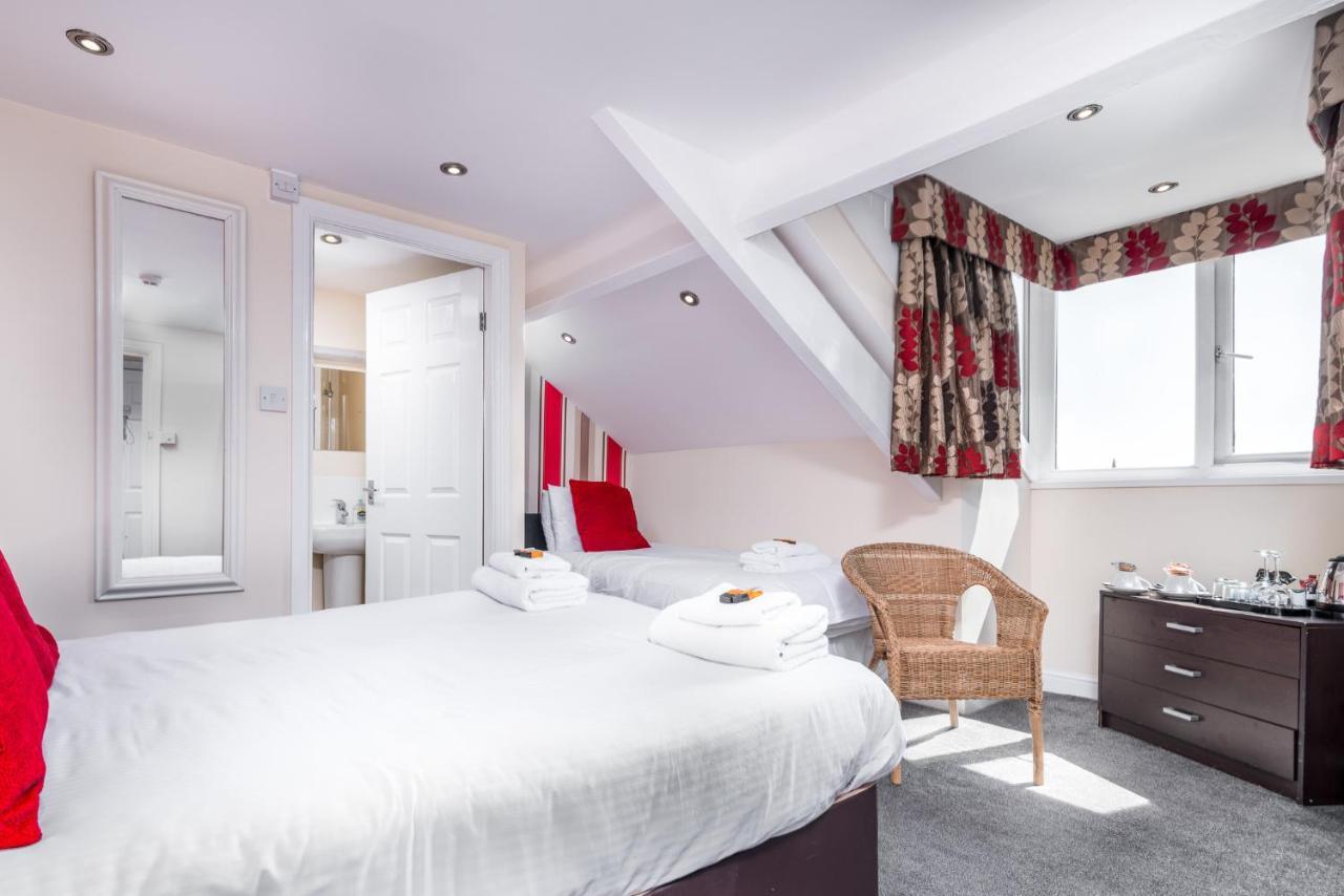 Family Room,1195338394:JPEG