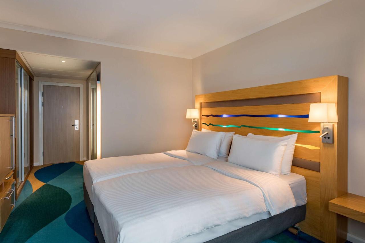 Standard Room with Runway View