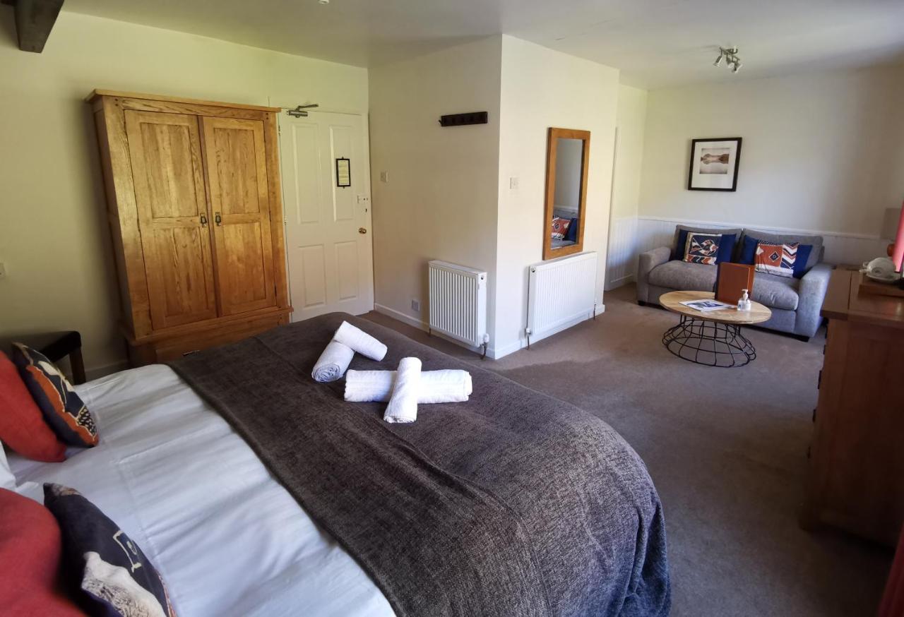 Double or Twin Room with Private Bathroom