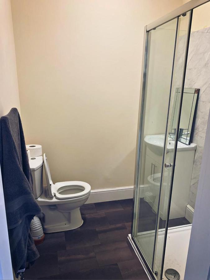Deluxe Double Room Shower,1355451458:JPEG