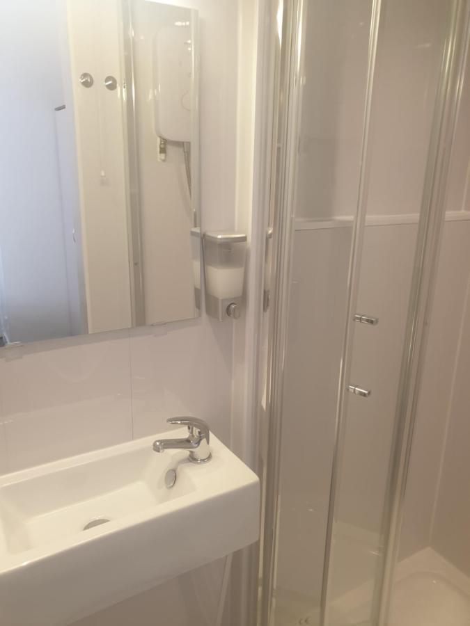 Family Room,1206272545:JPEG