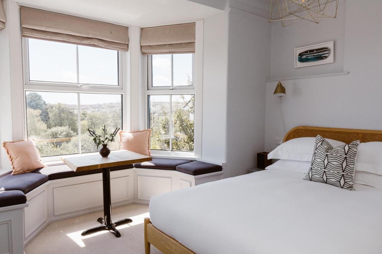 Zimmer mit Queensize-Bett und Meerblick